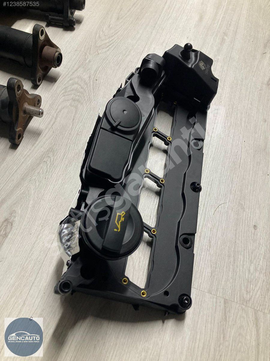 AUDİ A3 KÜLBÜTÖR KAPAĞI SIFIR İTHAL 03L103469 K
