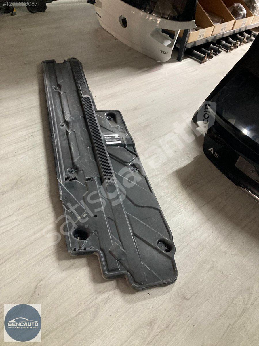 MERCEDES W204 CCLAS TABAN ALT MUHAFAZA SÖKME ORJ A2046101508 SAĞ