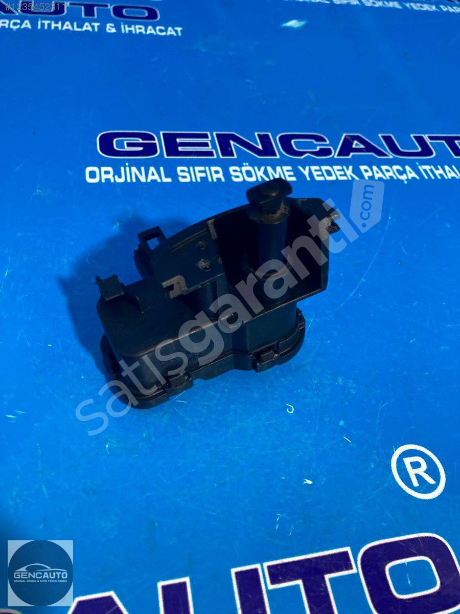 AUDİ A4 A5 Q5 DEPO KAPAĞI MOTORU SIFIR ORJİNAL 8K0862153 F