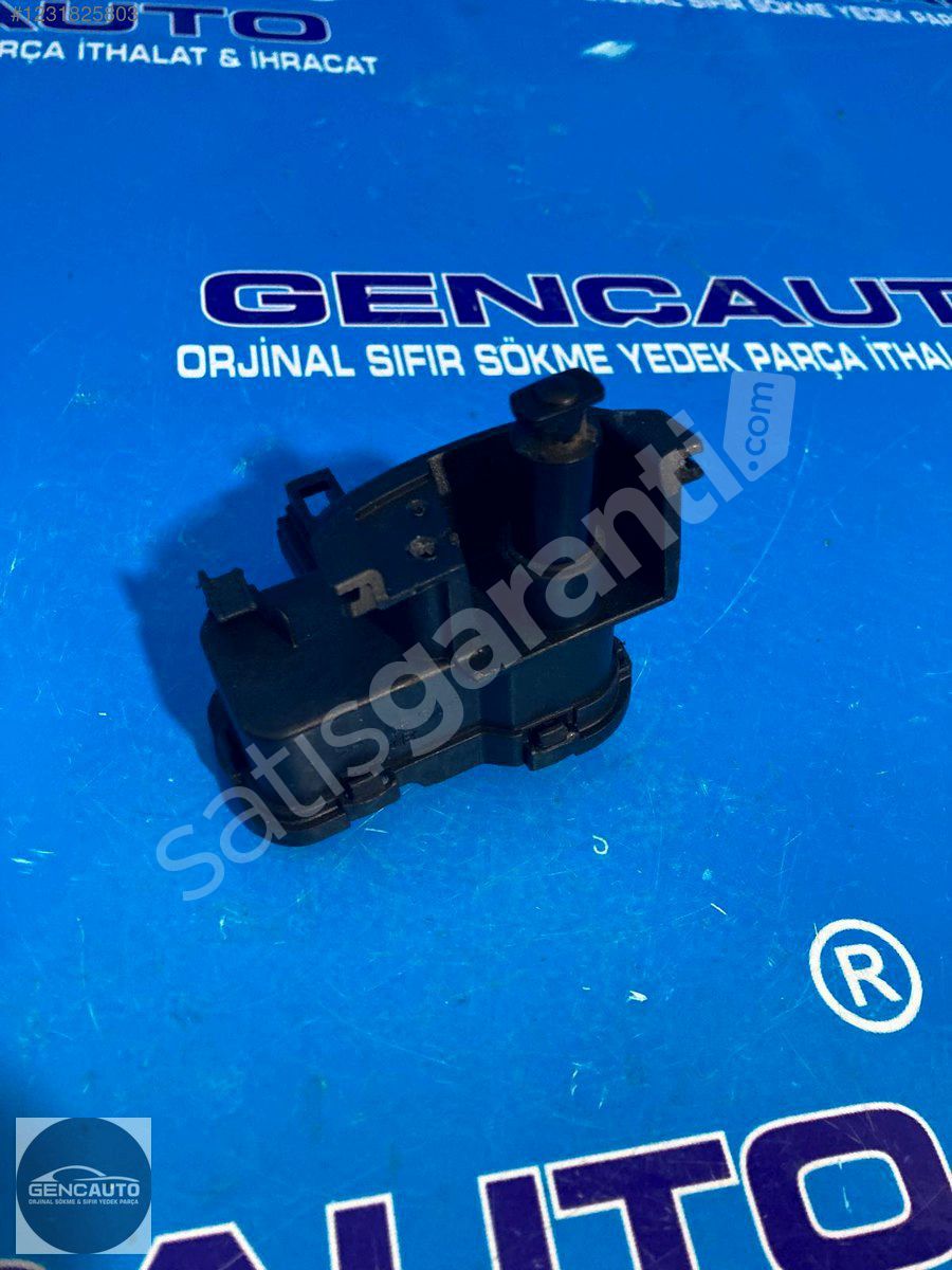AUDİ A4 A5 Q5 DEPO KAPAĞI MOTORU SIFIR ORJİNAL 8K0862153 F