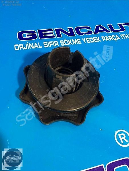 AUDİ A4 A5 STEPNE SABİTLEME VİDASI SÖKME ORJİNAL OEM 8K0803899