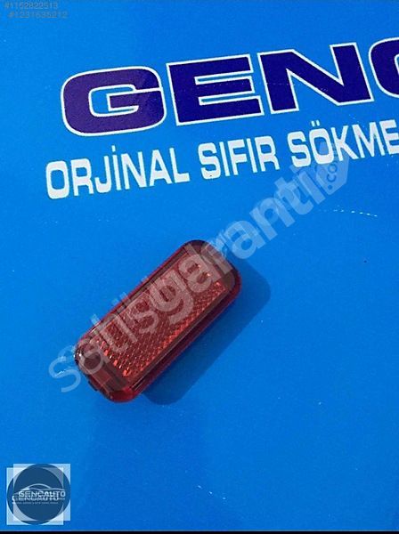 AUDİ A4 A5 A6 Q5 KAPI DÖŞEMESİ REFLEKTÖRÜ SIFIR ORJ 8P0947412