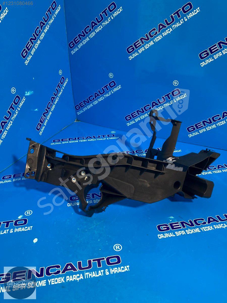 AUDİ A5 FAR ALT BRAKETİ SIFIR İTHAL 8T0805608 B SAĞ