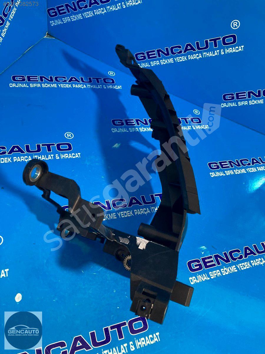AUDİ A5 FAR ALT BRAKETİ SIFIR İTHAL 8T0805607 B SOL