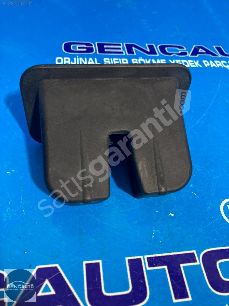 AUDİ A3 A6 BAGAJ KİLİDİNİN KAPAĞI SÖKME ORJİNAL 4H0827520