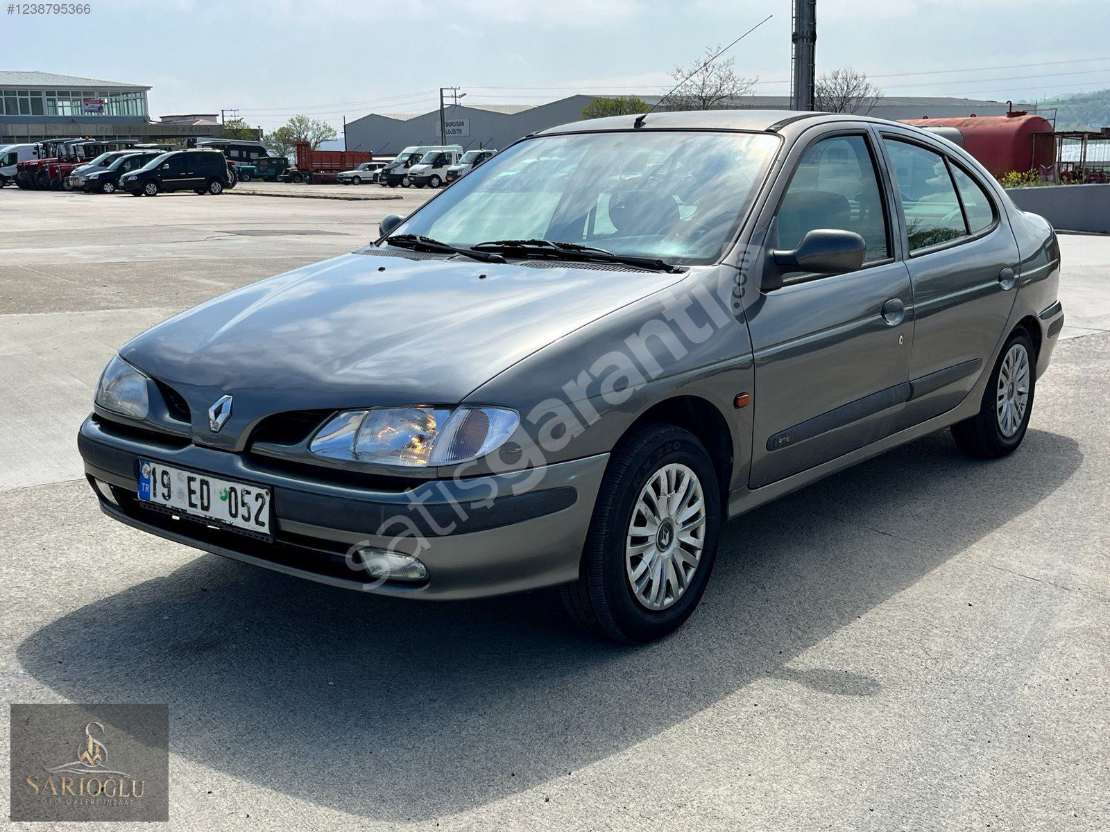 1998 MODEL 1.6 MEGANE KLİMALI