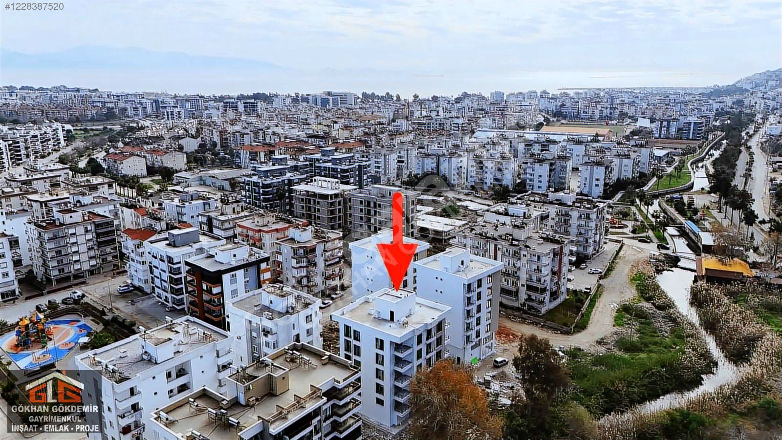 GÖKHAN GÖKDEMİRDEN MERKEZDE HAVUZLU SİTEDE 2+1 SATILIK DAİRE