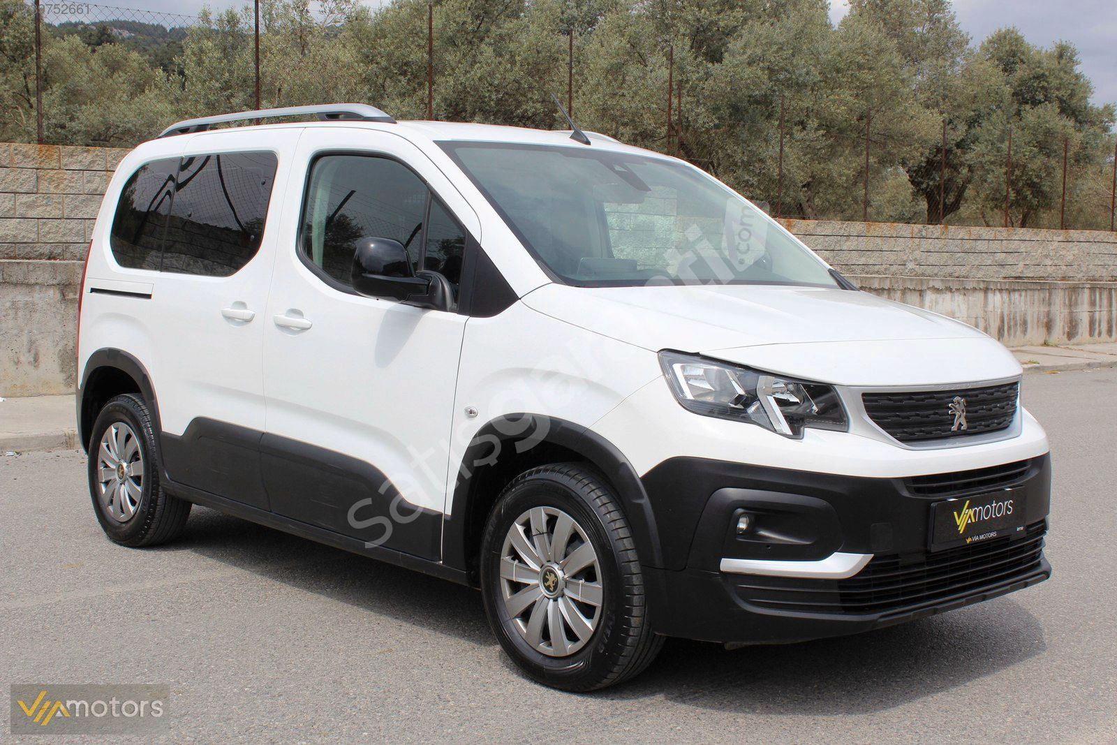 2022 RİFTER 1.5 BlueHDI DİZEL MANUEL 49.000 KM HATASIZ BOYASIZ