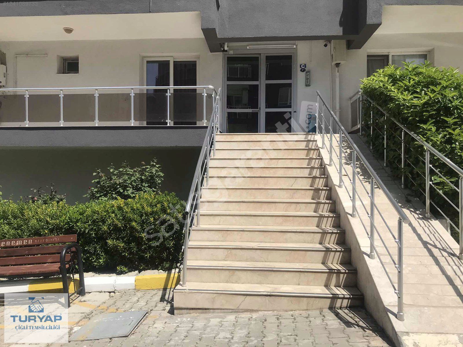 Menemen Cumhuriyet Mahalles'inde 2+1 Eşyalı Daire