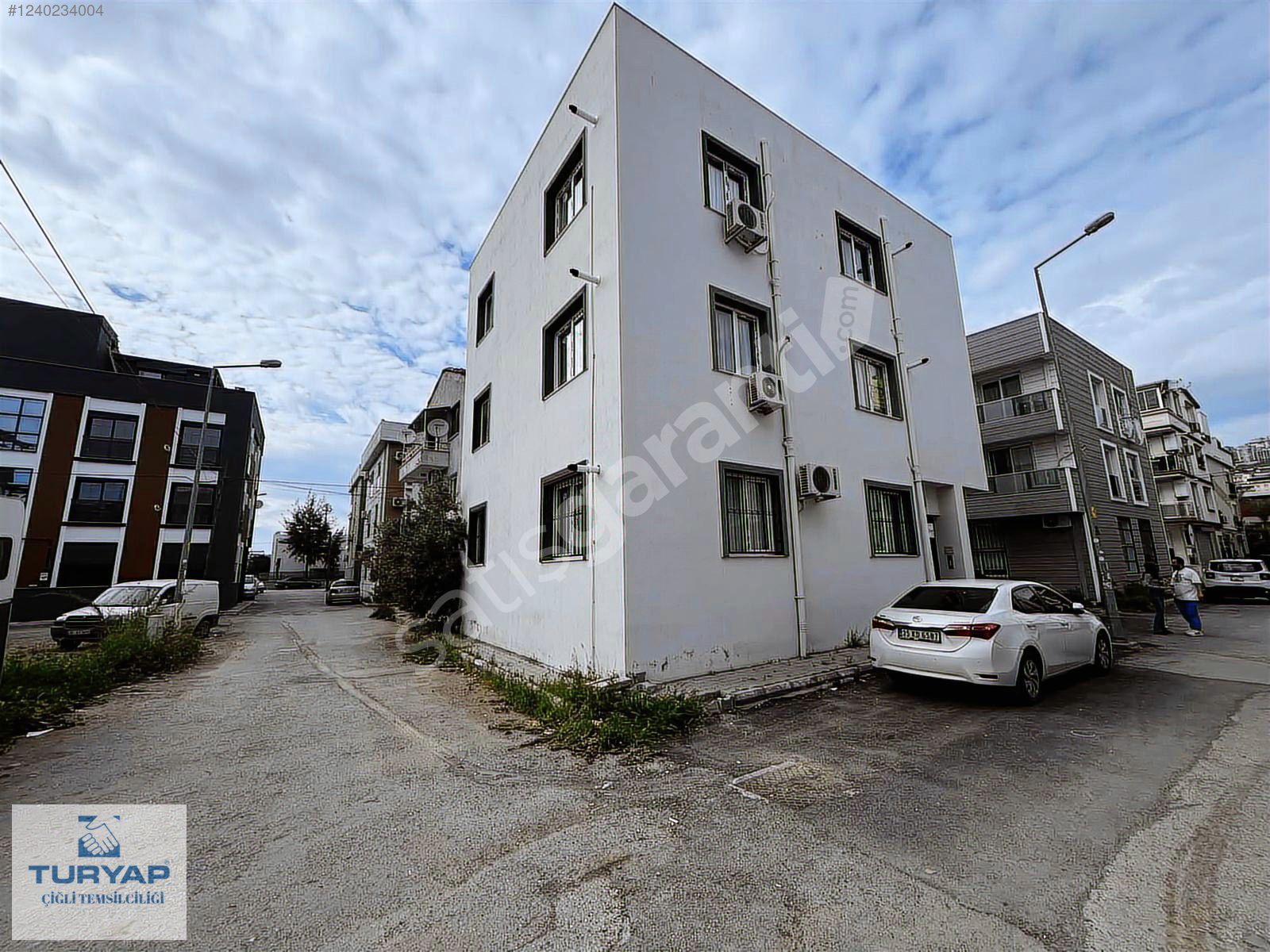 Çiğli Küçükçiğli Mahallesi'nde 1+1 Eşyalı Kiralık Daire