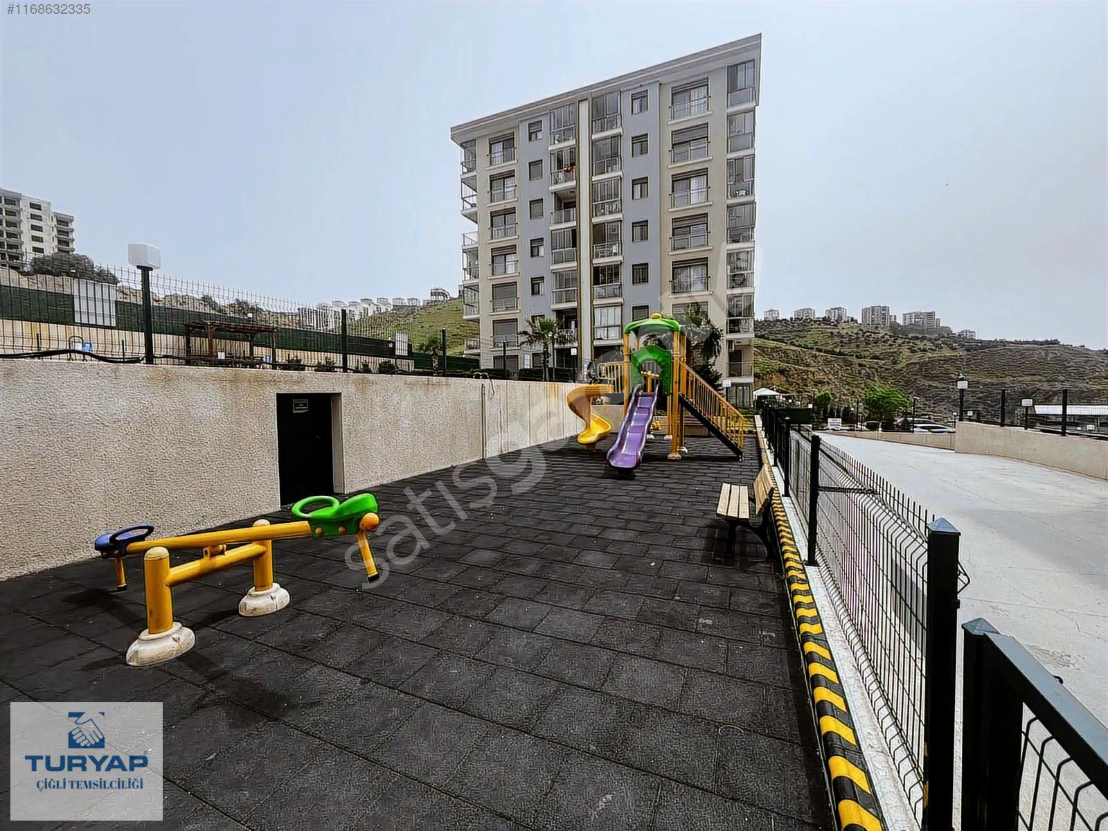 Çiğli İnönü Mahallesi'nde Havuzlu Sitede Kiralık 2+1 Daire