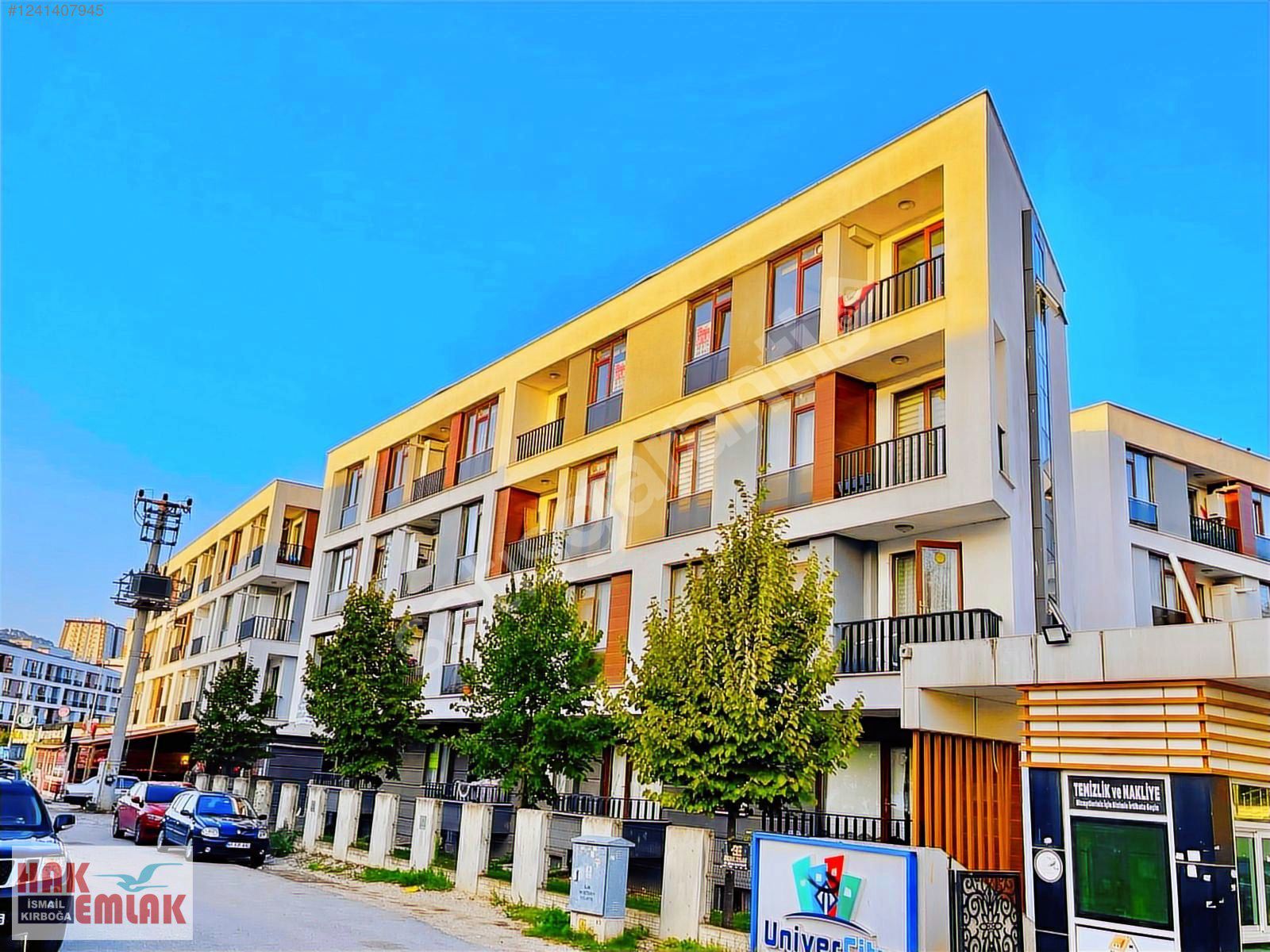 Hak Emlaktan Üniversite Bölgesi Site İçeriside Satılık 3+1 Daire