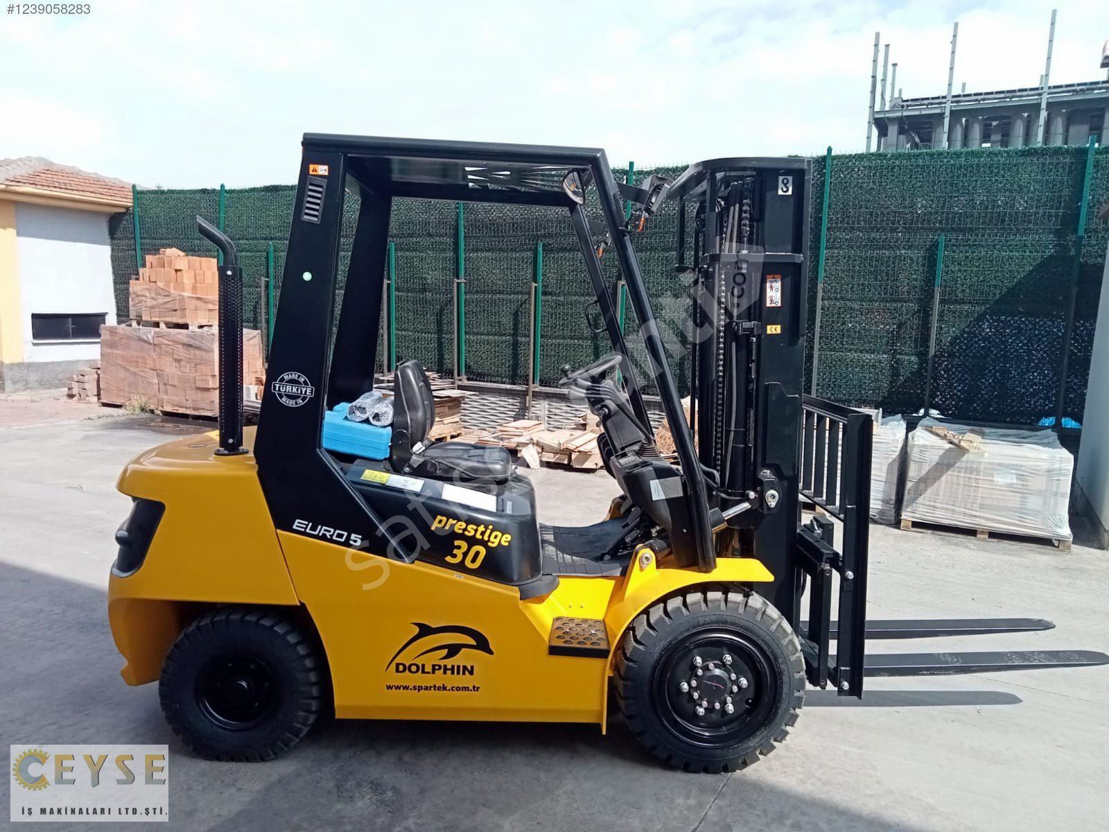 DOLPHIN PRESTİGE YERLİ ÜRETİM 3 TON TRİPLEKS FORKLİFT
