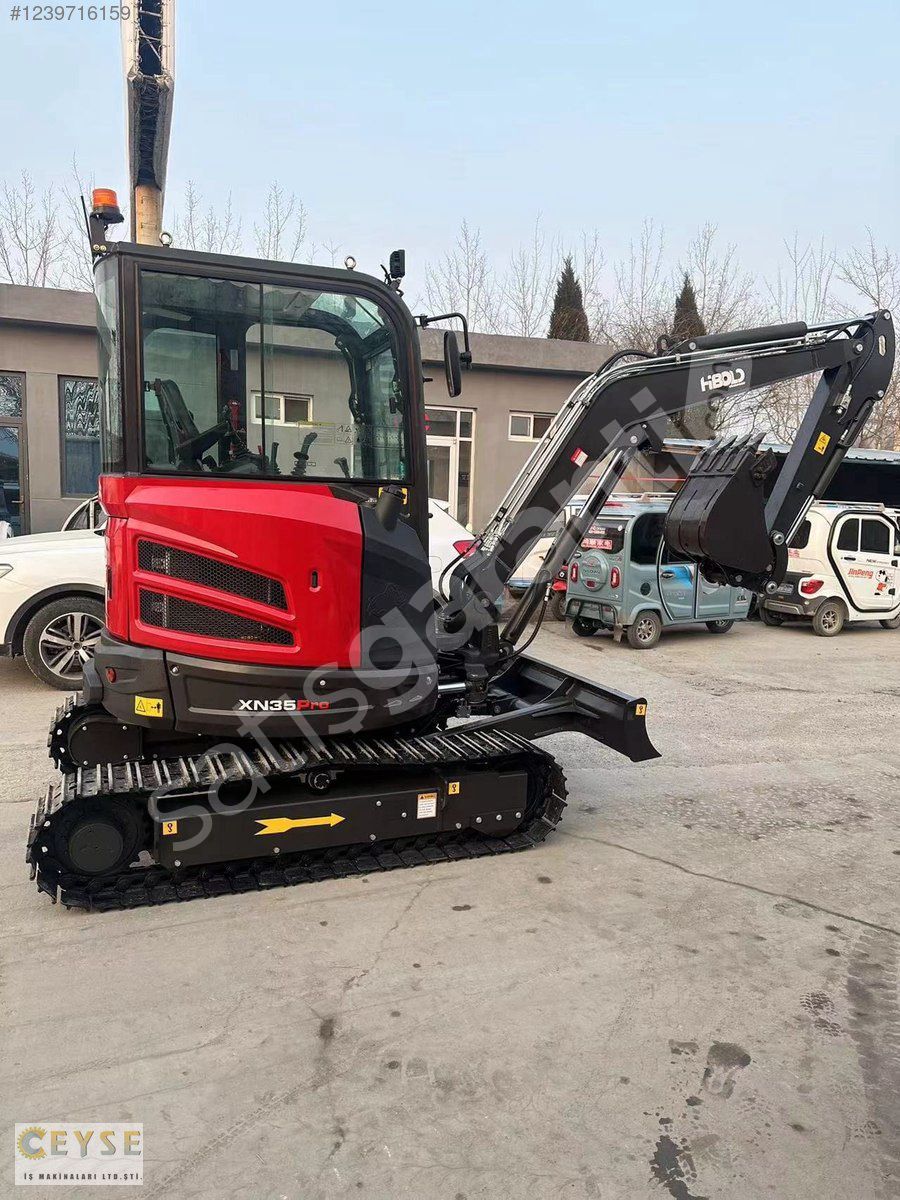 HIBOL XN35PRO KUBOTA MOTOR ÇELİK PALET SIFIR KUYRUK EKSKAVATÖR