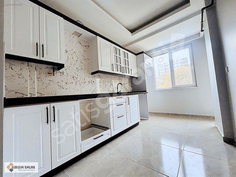 ATAKUMDA İSKANLI BİNADA SALON MUTFAK AYRI 2+1 SIFIR DAİRE