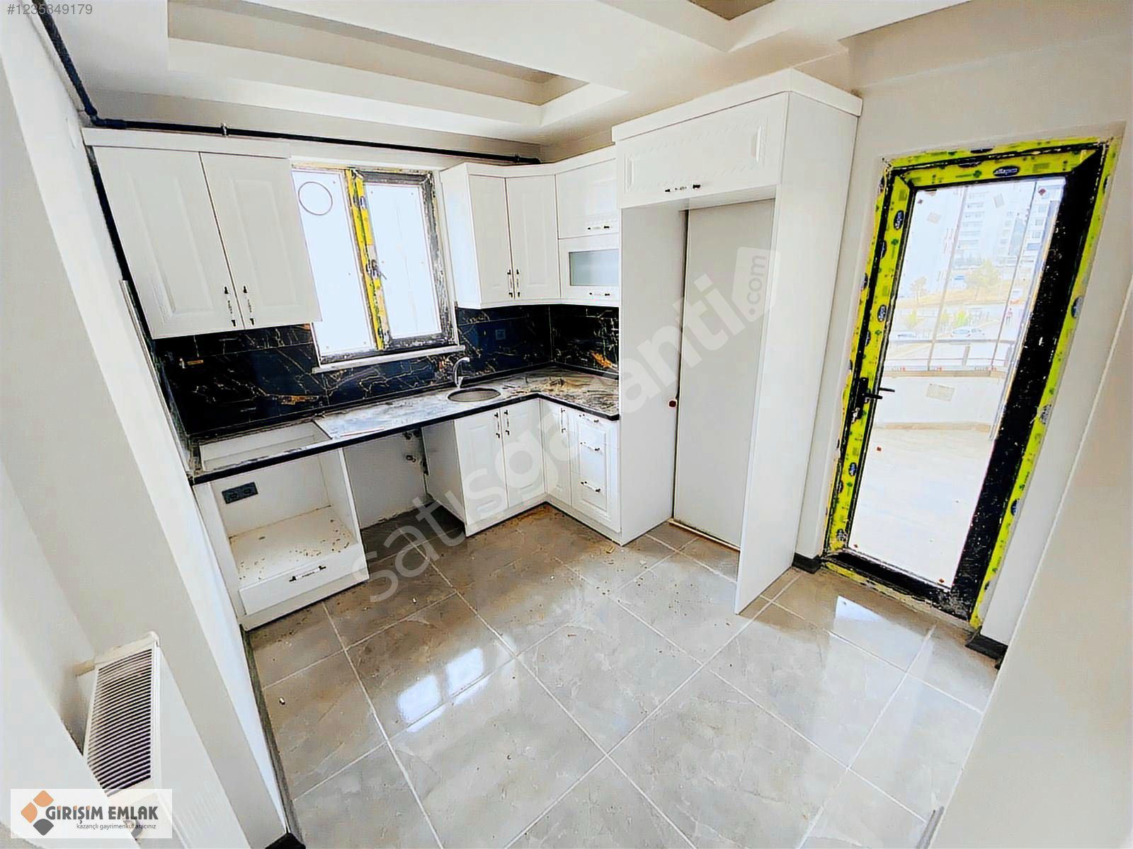 ATAKENTTE CAĞALOĞLUNA ÇOK YAKIN MERKEZİİ KONUM 3+1 SIFIR DAİRE