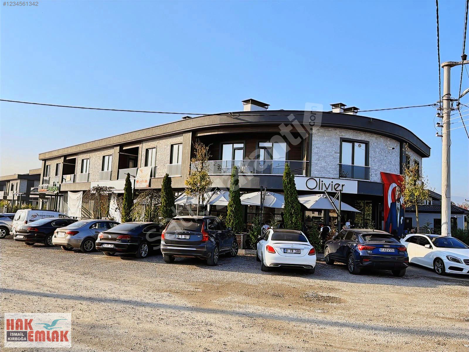 Hak Emlak'tan Villalar Bölgesinde Kiralık 2+1 Geniş Daireler