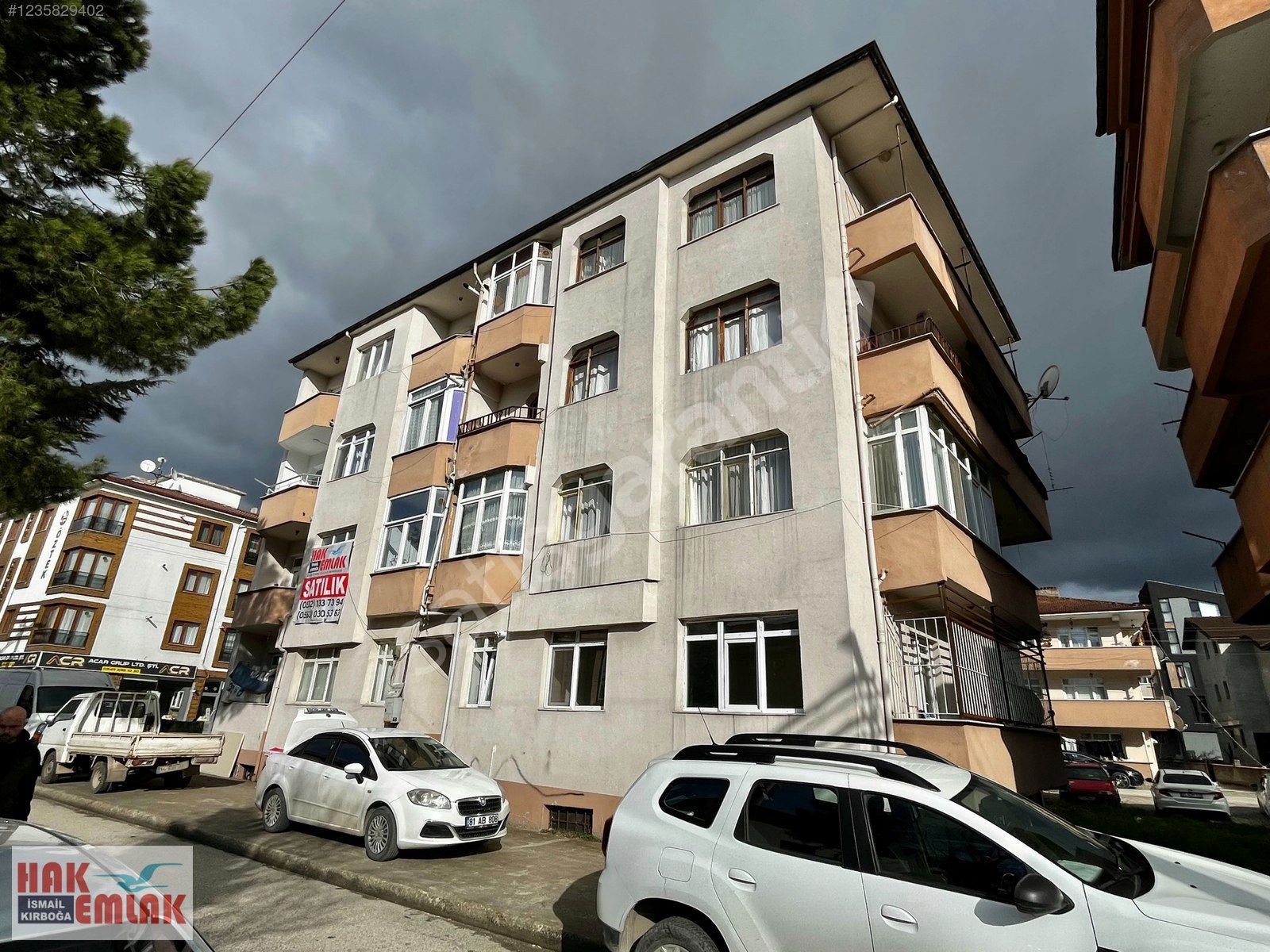 Hak Emlak'tan Tam Merkezi Konumda Satılık Çok Uygun 2+1 Daire