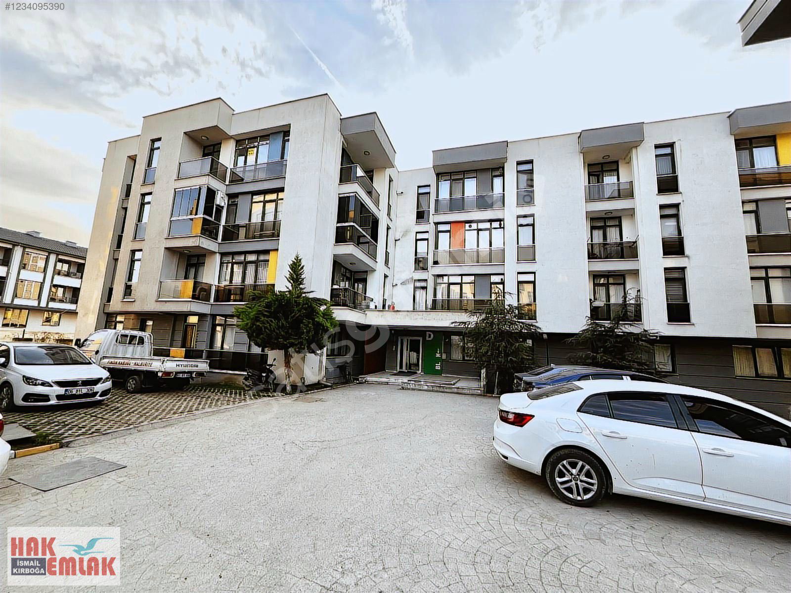 Hak Emlaktan Aziziye Mh Site İçerisinde Kiralık 1+1 Eşyalı Daire