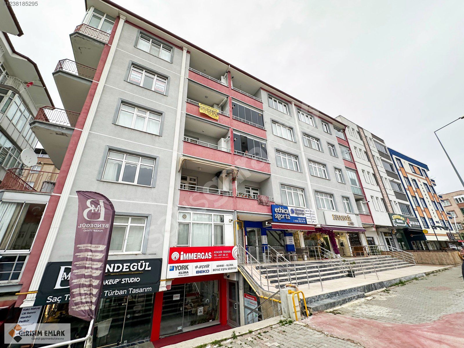 ÖMÜREVLERİ TRAMVAYDA 3+1 YALITIMLI KİRALIK DAİRE