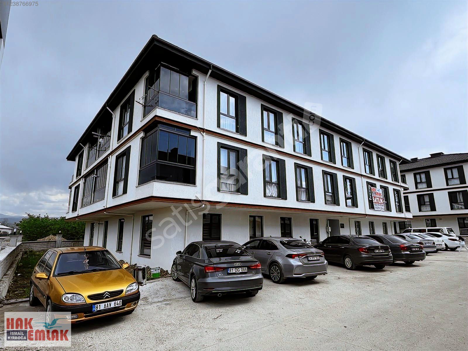 Hak Emlaktan Koçyazı Mah Site İçerisinde Satılık 4+1 Geniş Daire