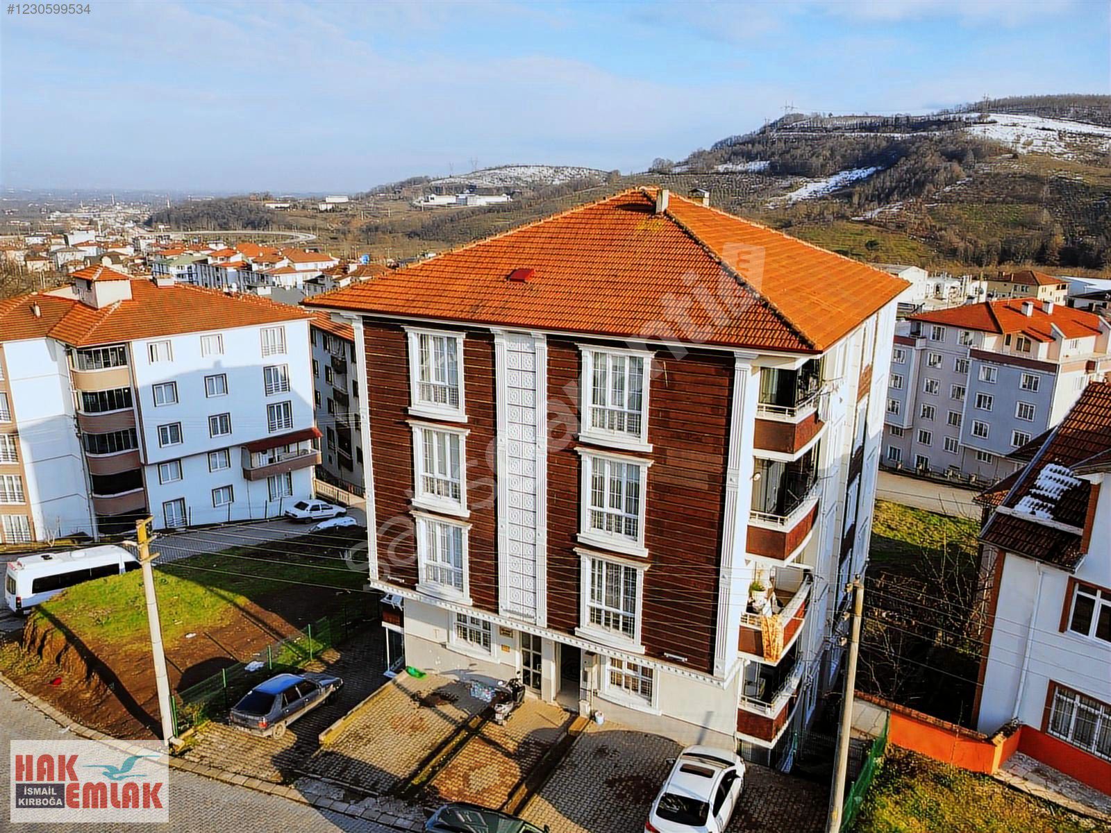 Hak Emlak'tan Gümüşova Kültür Mahallesinde Satılık 3+1 Daire
