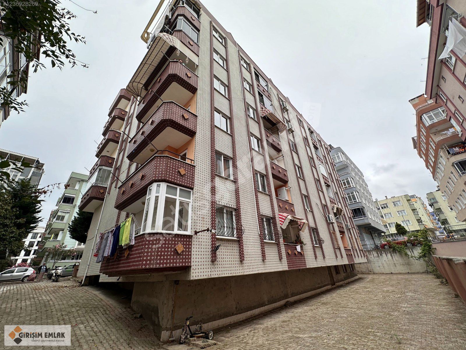 ASANSÖRLÜ BİNA 3+1 ÖMÜREVLERİ TRAMVAYA YAKIN KİRALIK