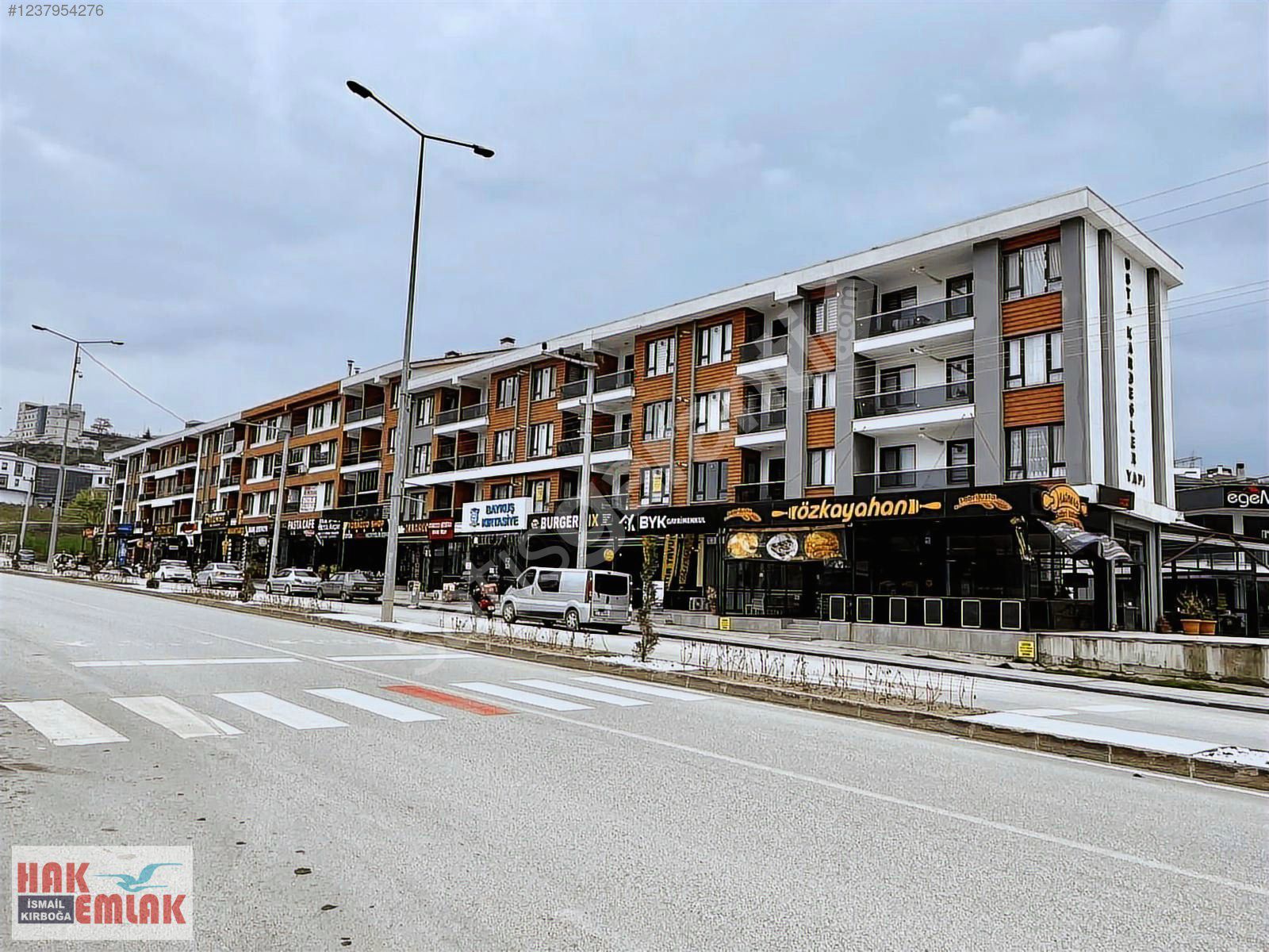 Hak Emlaktan Orhangazi Mh'de Satılık Cadde Cepheli 1+1 Daire