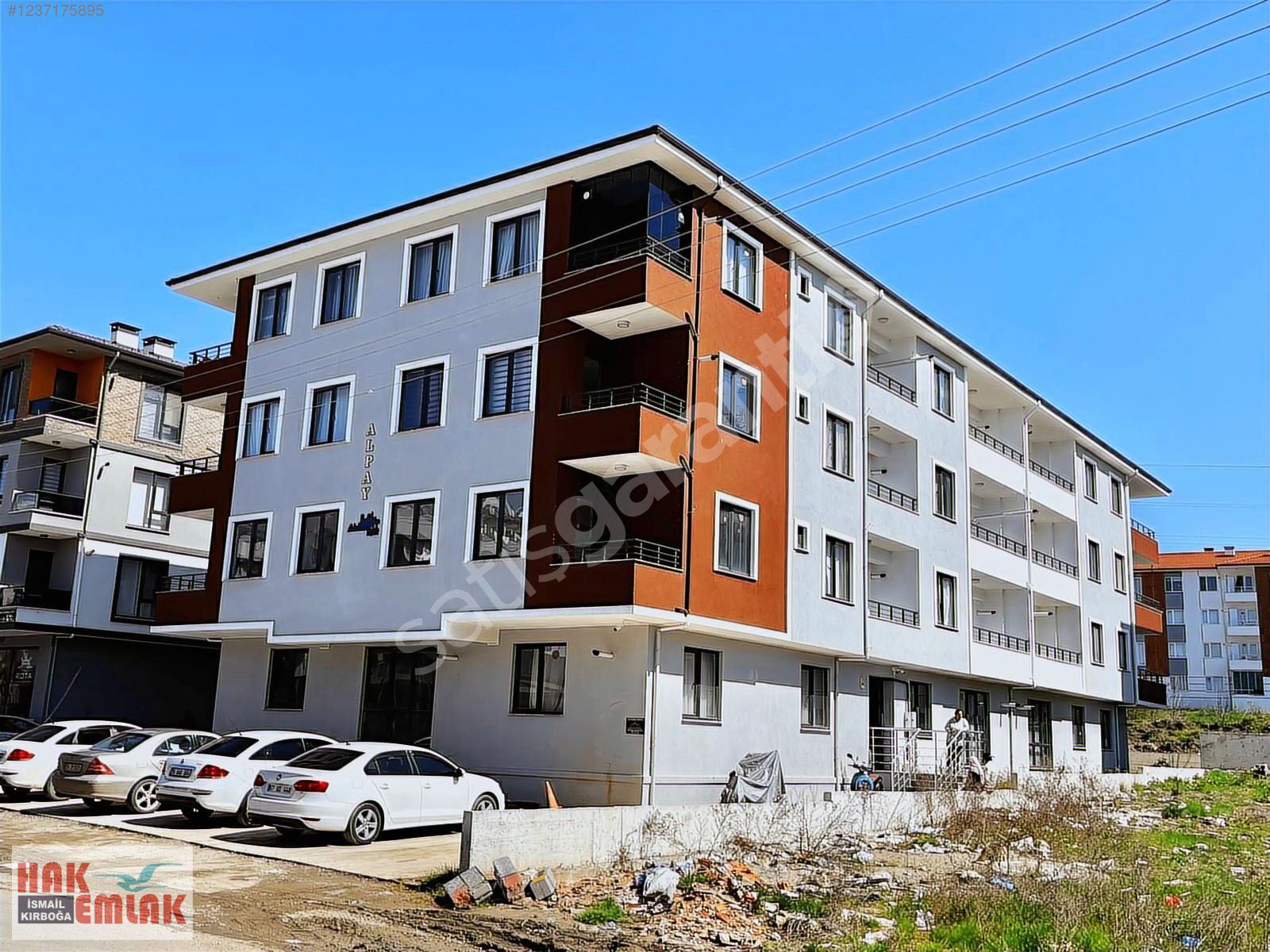 Hak Emlak'tan Üniversite Bölgesinde Satılık 1+1 Daire