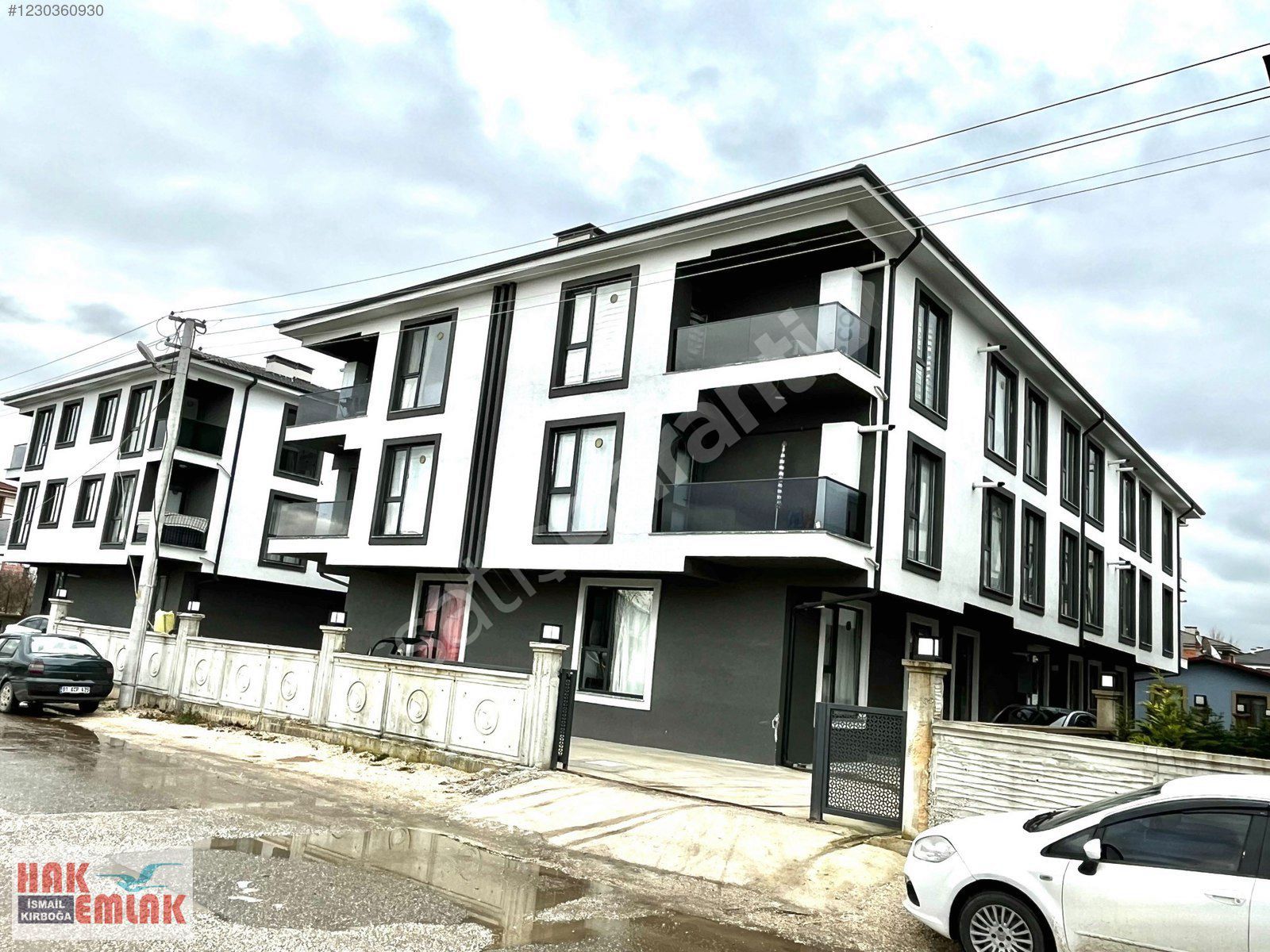 Hak Emlak'tan Aziziye Mah. Pazar Yeri Yanı Kiralık 1+1 Daire