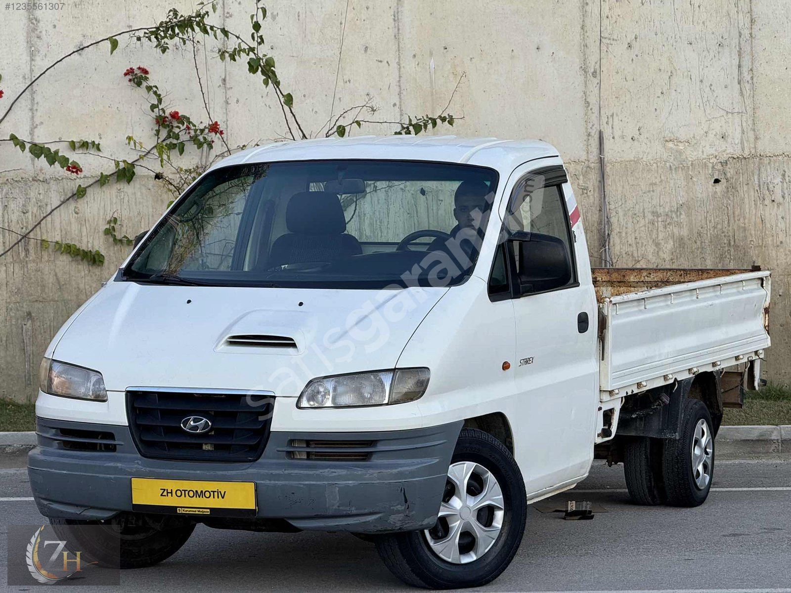 ZH OTOMOTİV DEN MÜKEMMEL KONDİSYONDA HYUNDAİ STREX