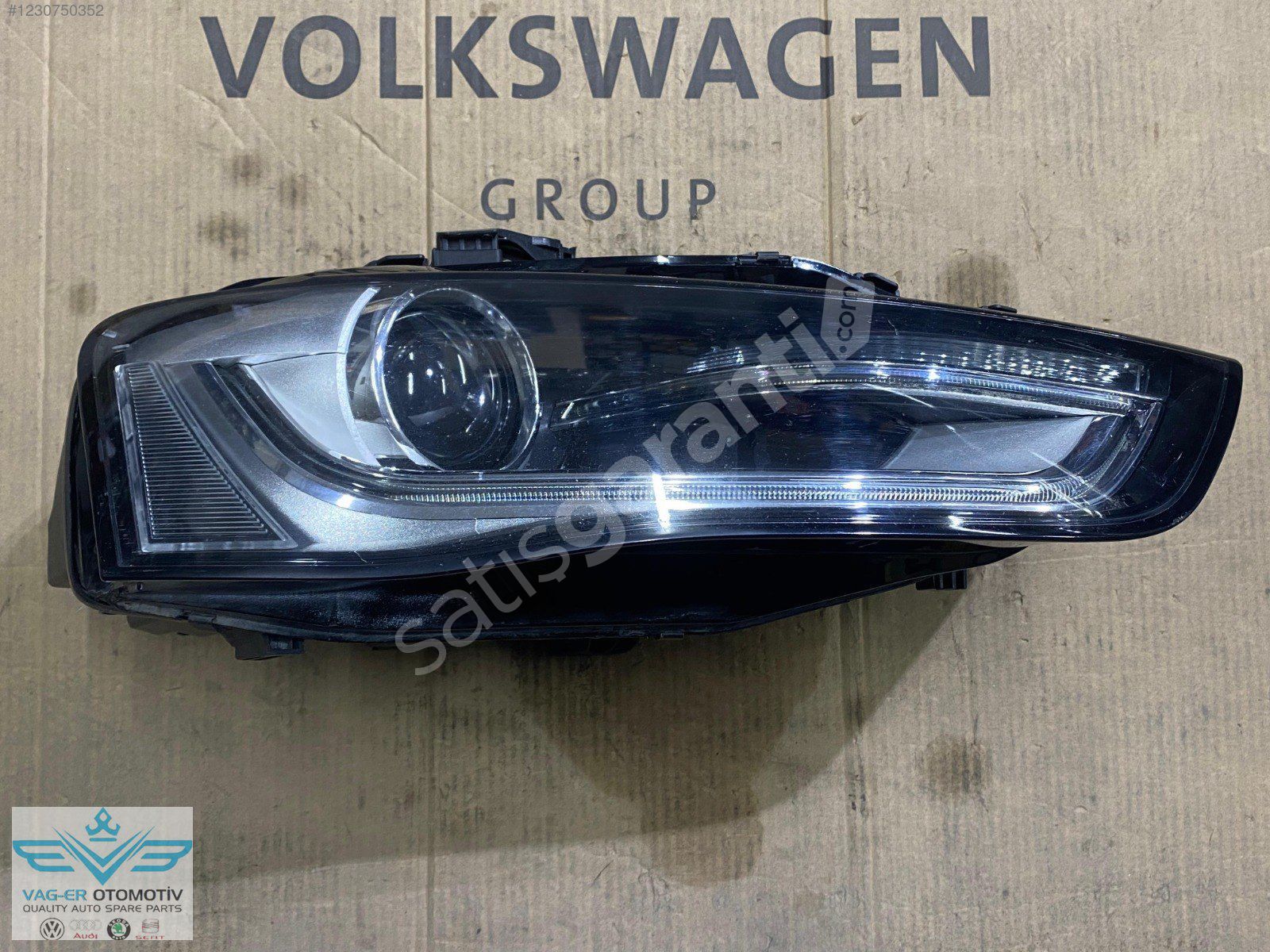 AUDİ A4 2013 MODEL ÖN SAĞ FAR ORİJİNAL SÖKME 8K0941044