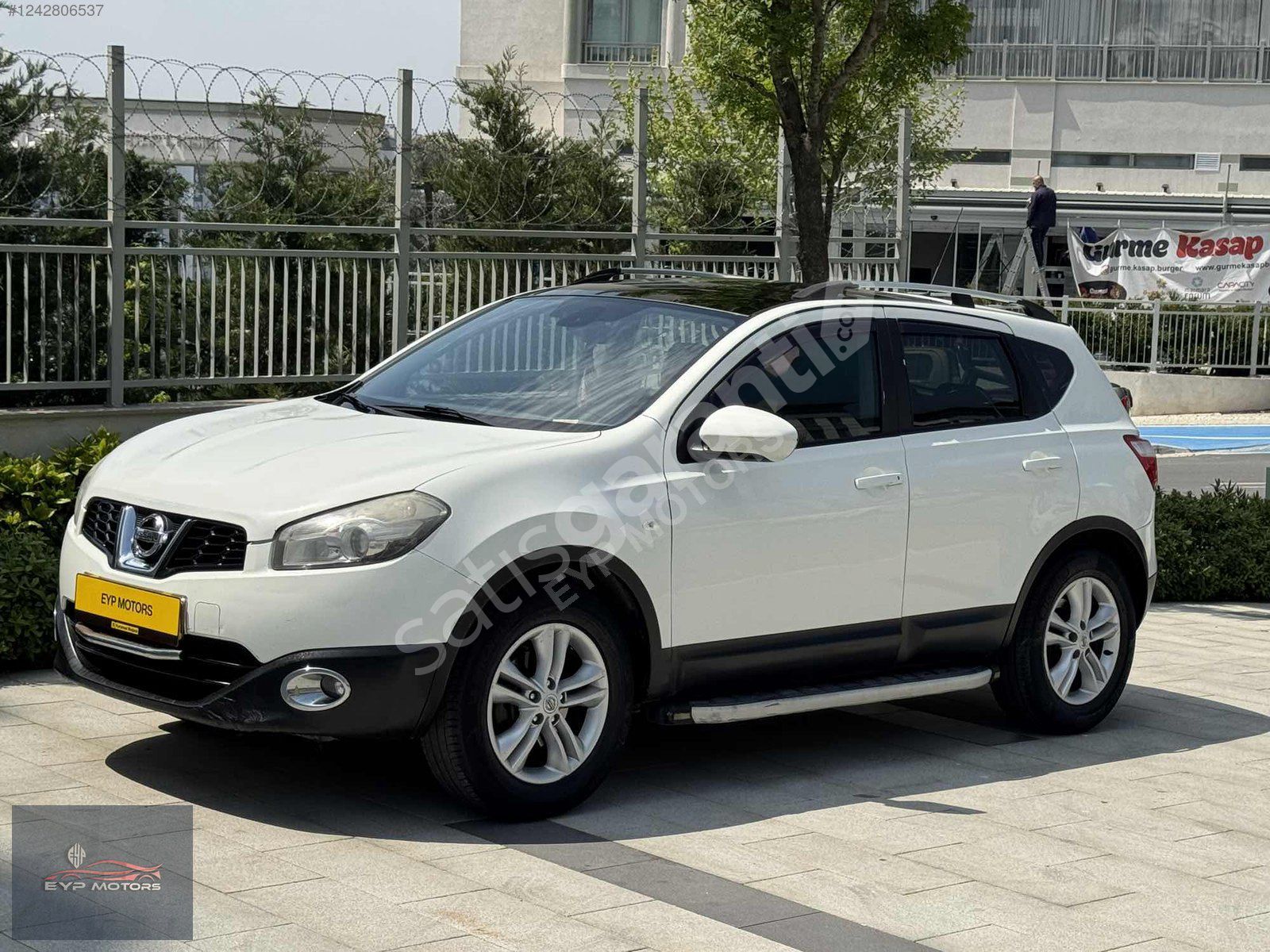 EYP MOTORS'DAN 2012 NİSSAN QASHQİ+1.5 DİZEL+CAM TAVANLI