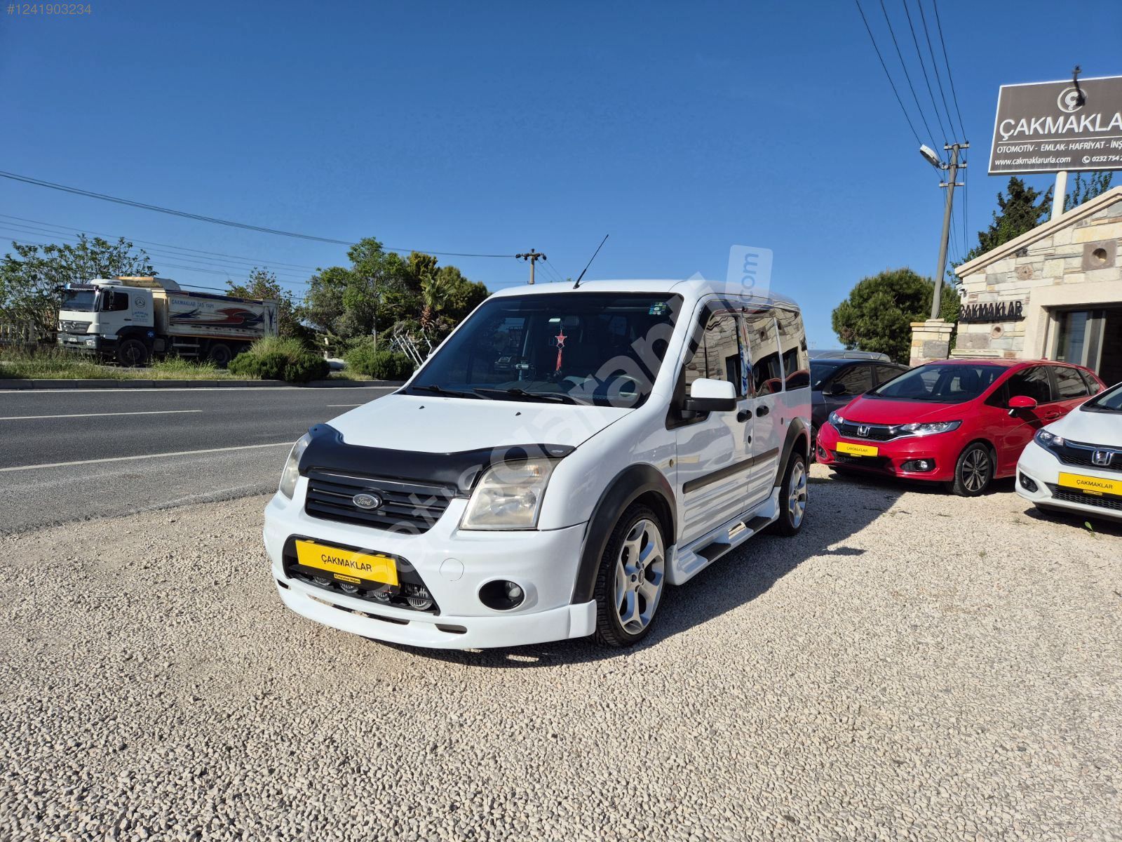 ÇAKMAKLAR'DAN 2012 MODEL FORD TOURNEO CONNECT EXTRALI