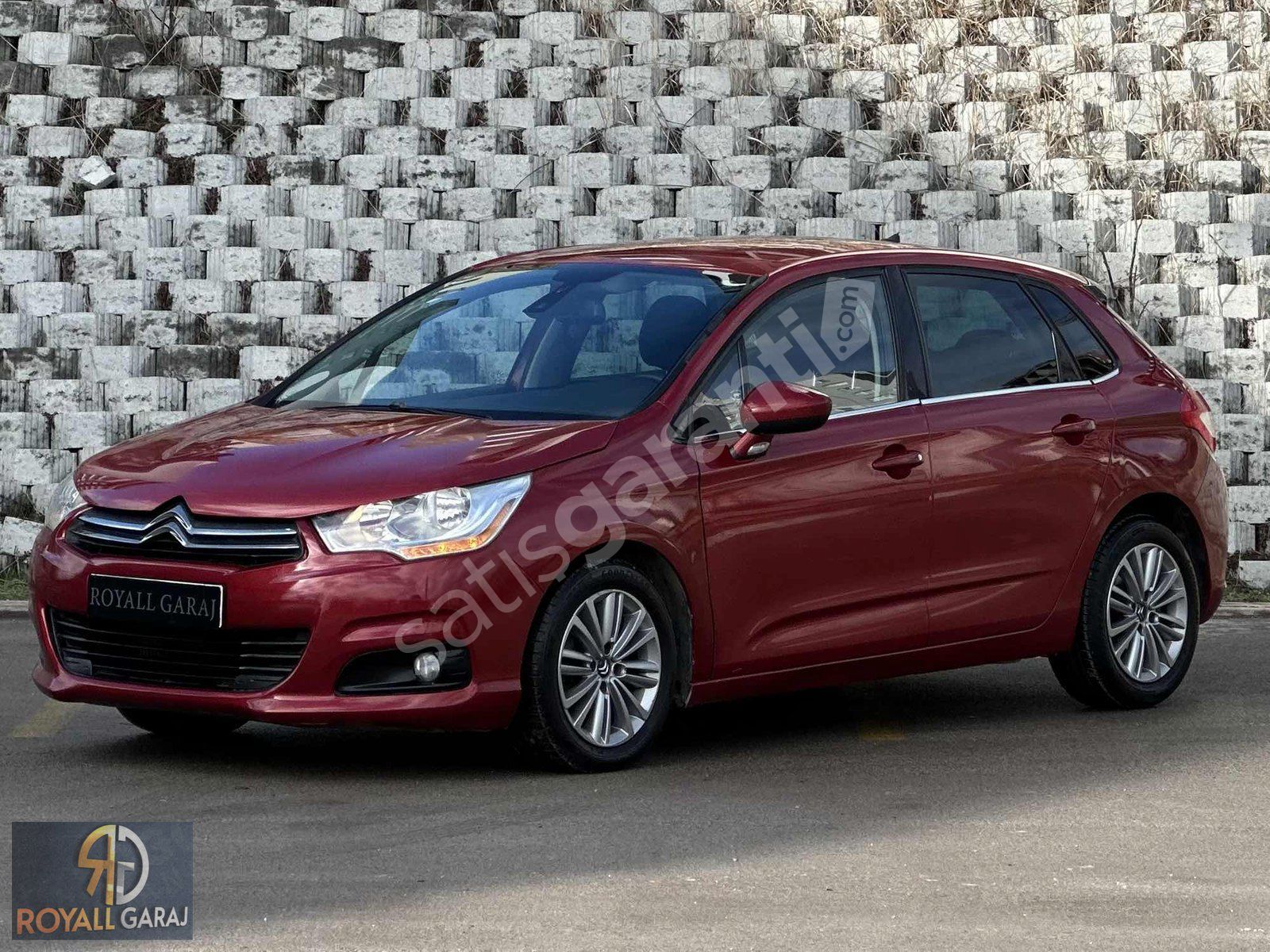 ROYALL'den DEĞİŞENSİZ HASAR KAYITSIZ OTOMATİK MASRAFSIZ C4