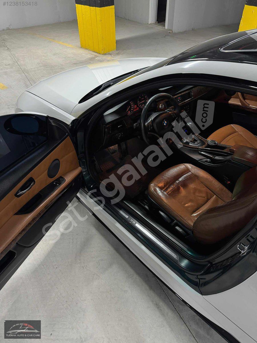 ORJİNAL M SPORT E92 M3 GÖRÜNÜM NARDO KAPLAMA TABA ALCANTRA