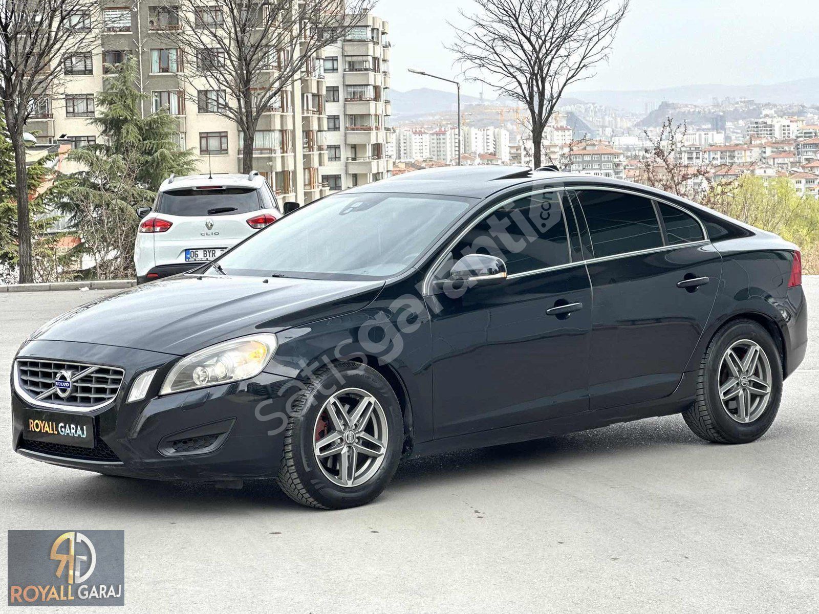 ROYALL'den DEĞİŞENSİZ HASAR KAYITSIZ SUNROOFLU MASRAFSIZ S60