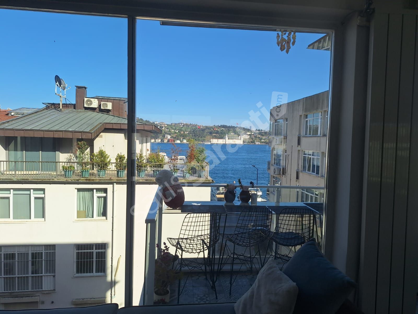 BEBEK ARNAVUTKÖY SAHİLE YAKIN MANZARALI 2+1EŞYALI KİRALIK DAİRE