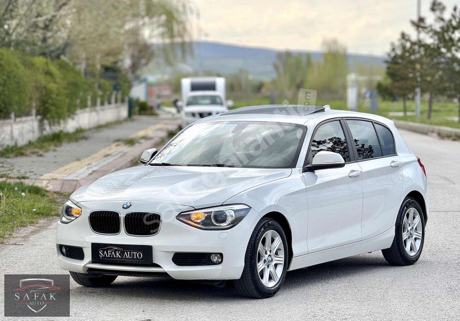 ŞAFAKAUTO 2015 1.16i 65 BIN KM SUNROOF LED FAR EMSALSİZ BOYASIZ