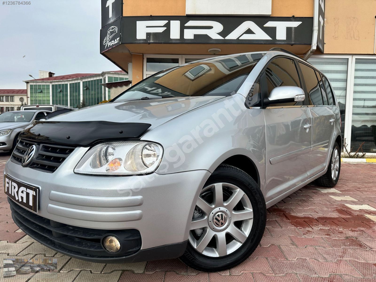 2006 OTOMOBİL RUHSATLI 7 KİŞİLİK 187.000 KM'DE 140'LIK TOURAN