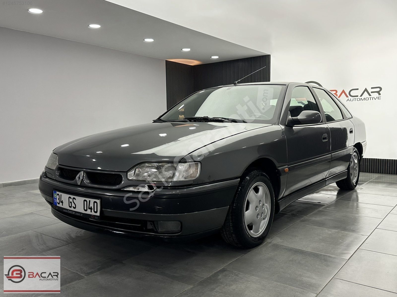 BACAR OTOMOTİV KOLEKSİYONLUK SAFRANE 3.0 V6 AUTOMATİC