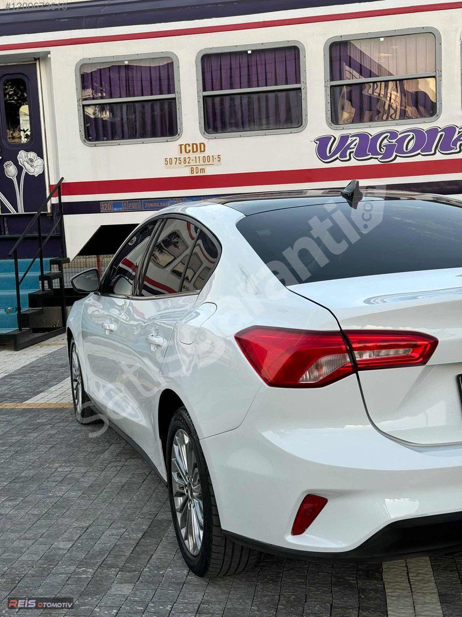 REİS AUTODAN CAM TAVAN FOCUS