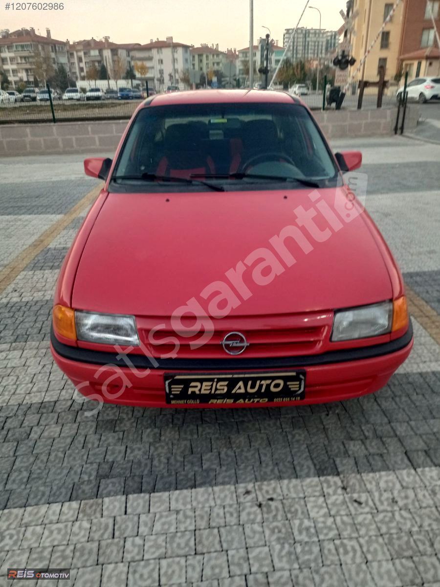 REİS AUTO AFYONDAN KUSURSUZ TEMİZLİKTE OPEL ASTRA