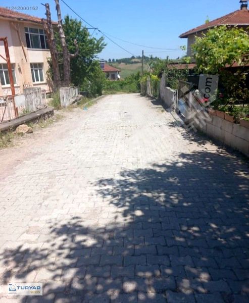 YALOVA ÇİFTLİKKÖY DE KÖY İÇİNDE KAÇIRILMAYACAK TARLA