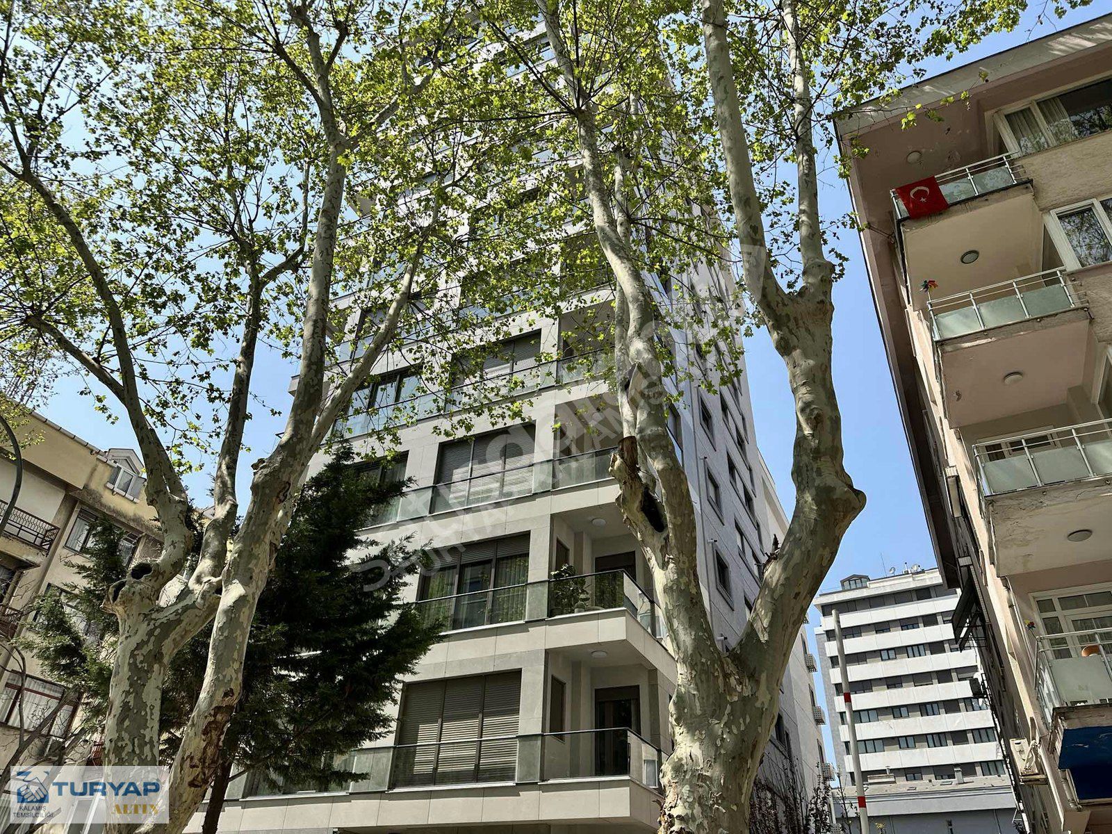Büyük külüp yanı harika sokak yeni bina 3+1 balkon
