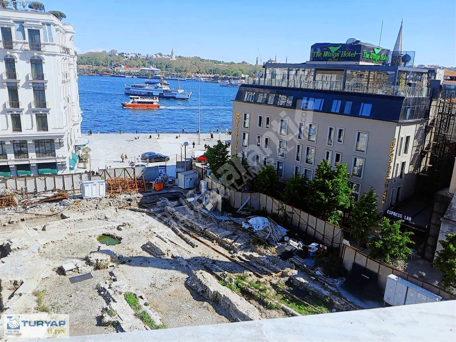 KARAKÖY RIHTIM'DA KİRALIK 530M2 MÜSTAKİL TARİHİ DÜKKAN