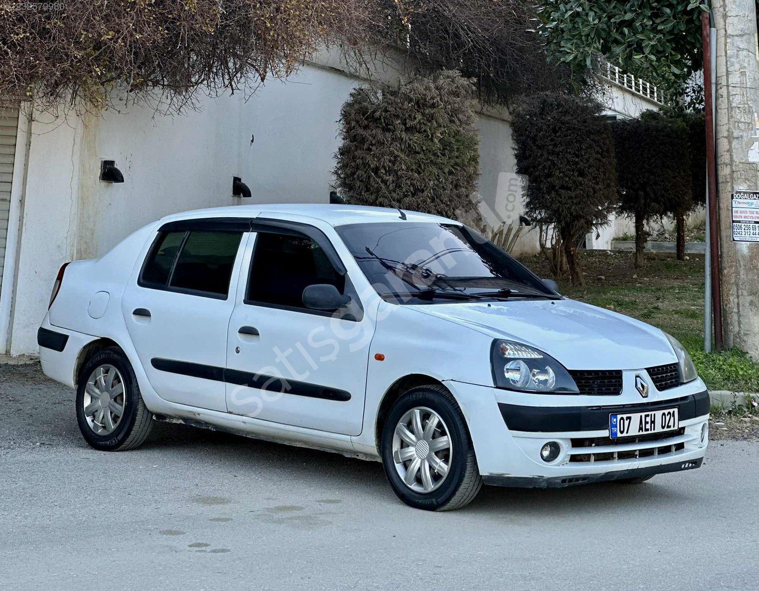 YILMAZOĞLU OTOMOTİV'DEN TEMİZ RENAULT CLİO MASRAFSIZ KLİMALI