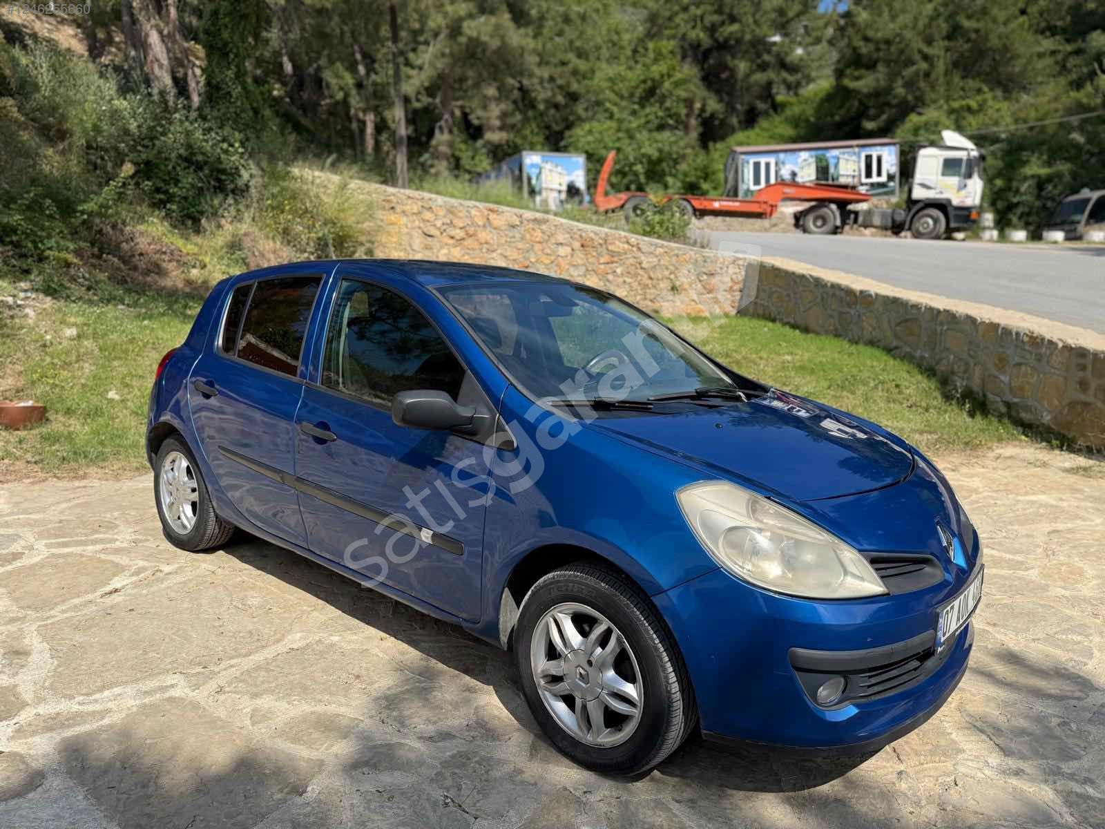 RENAULT CLİO 3 2008 MODEL 1.5 DCİ MANUEL TEMİZ HATCHBACK