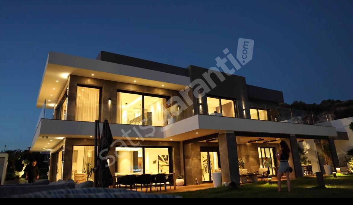 ÇEŞME ARDIÇ'TA SATILIK MUHTEŞEM VİLLA