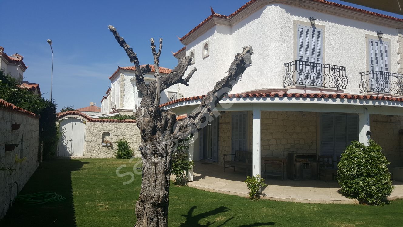 İzmir Çeşme Alaçatı Müstakil Villa